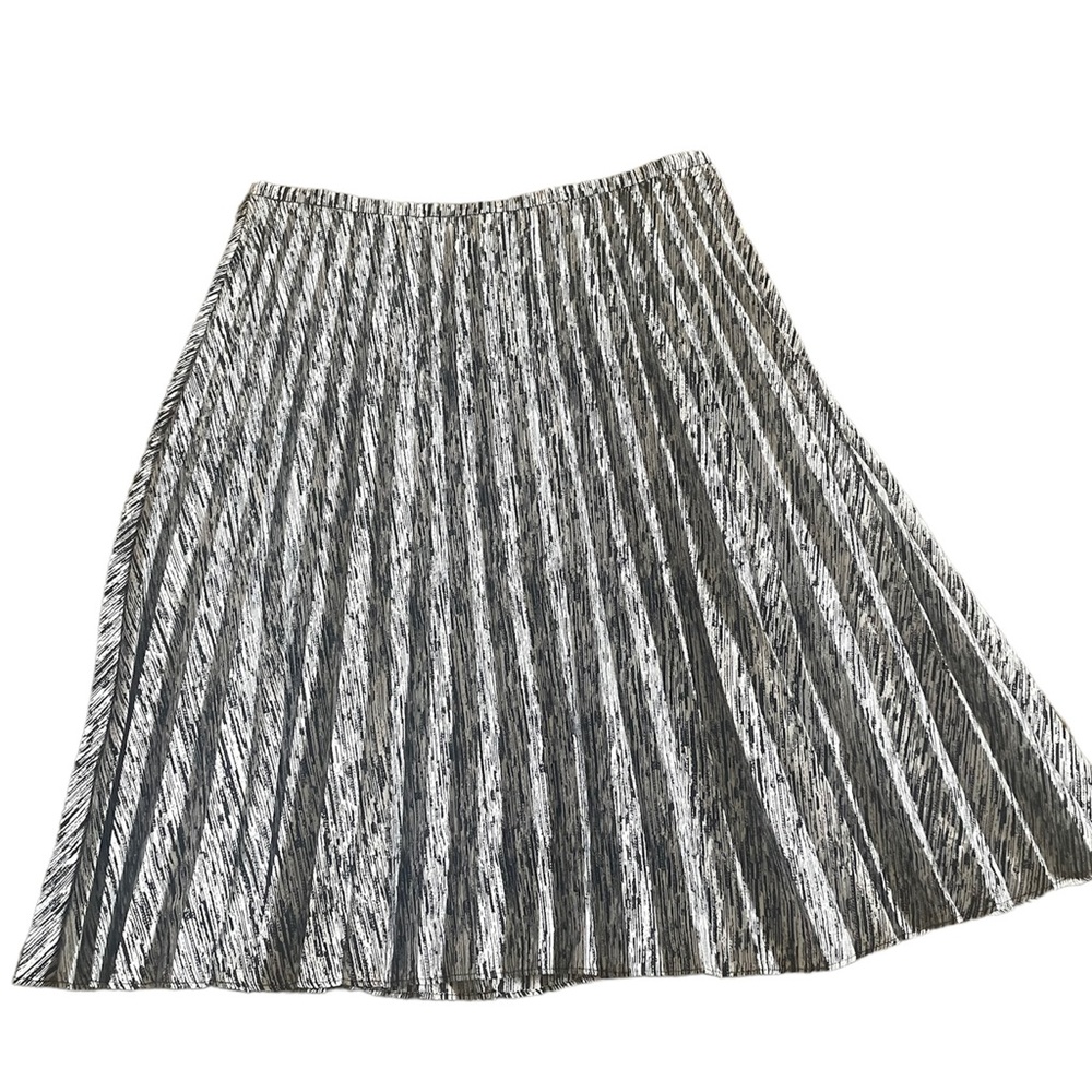 Calvin Klein NEW pleated skirt